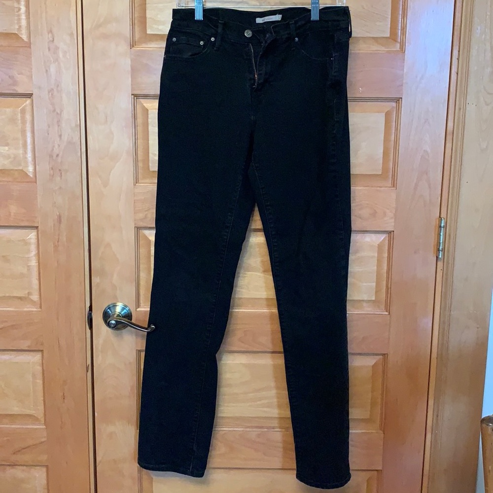 Women’s Levis Black Jeans 505 style size 28
